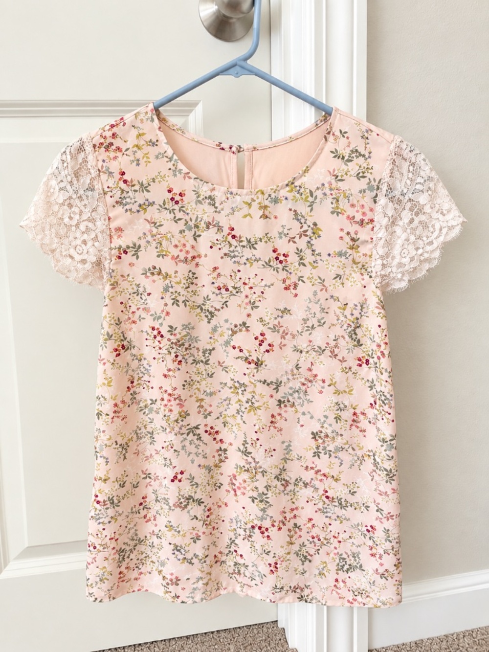 Pink Floral Lace-Sleeve Blouse – Size S